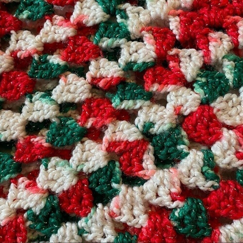 CROCHET 7 foot christmas dining table runner​​​​​ - Picture 5 of 5